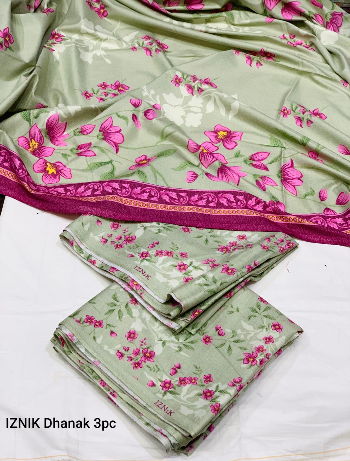 Unstitched IZNIK Digital Printed Dhanak 3 Pc